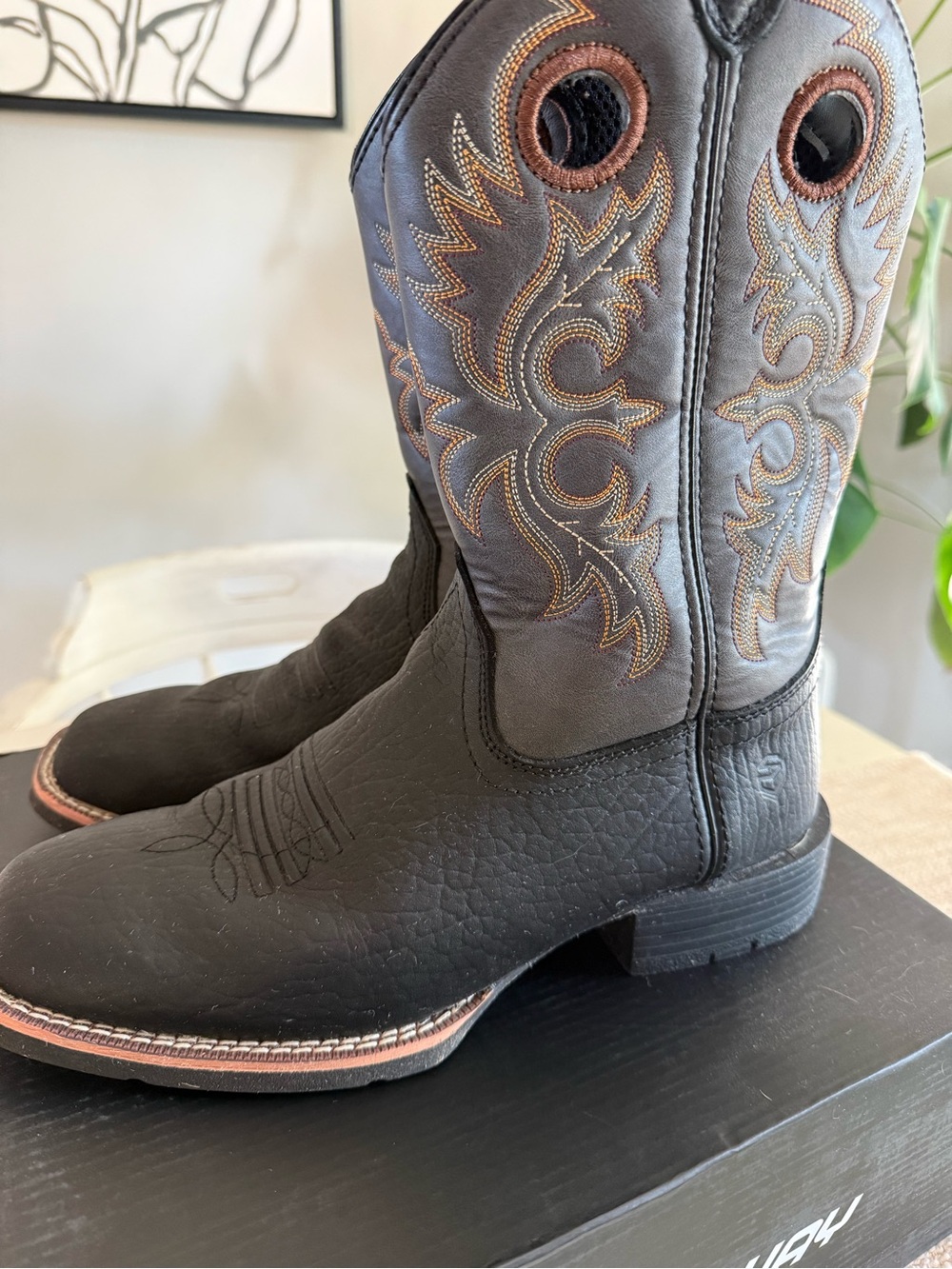 Men's Black Western Pull-On Cowboy Boots with Brown Stitching - Picture 2 of 3